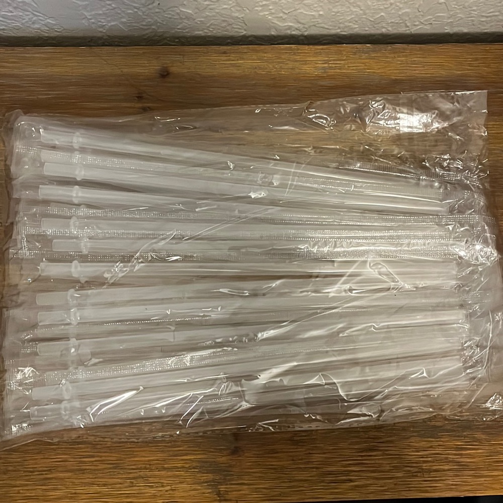 25 plastic Straws